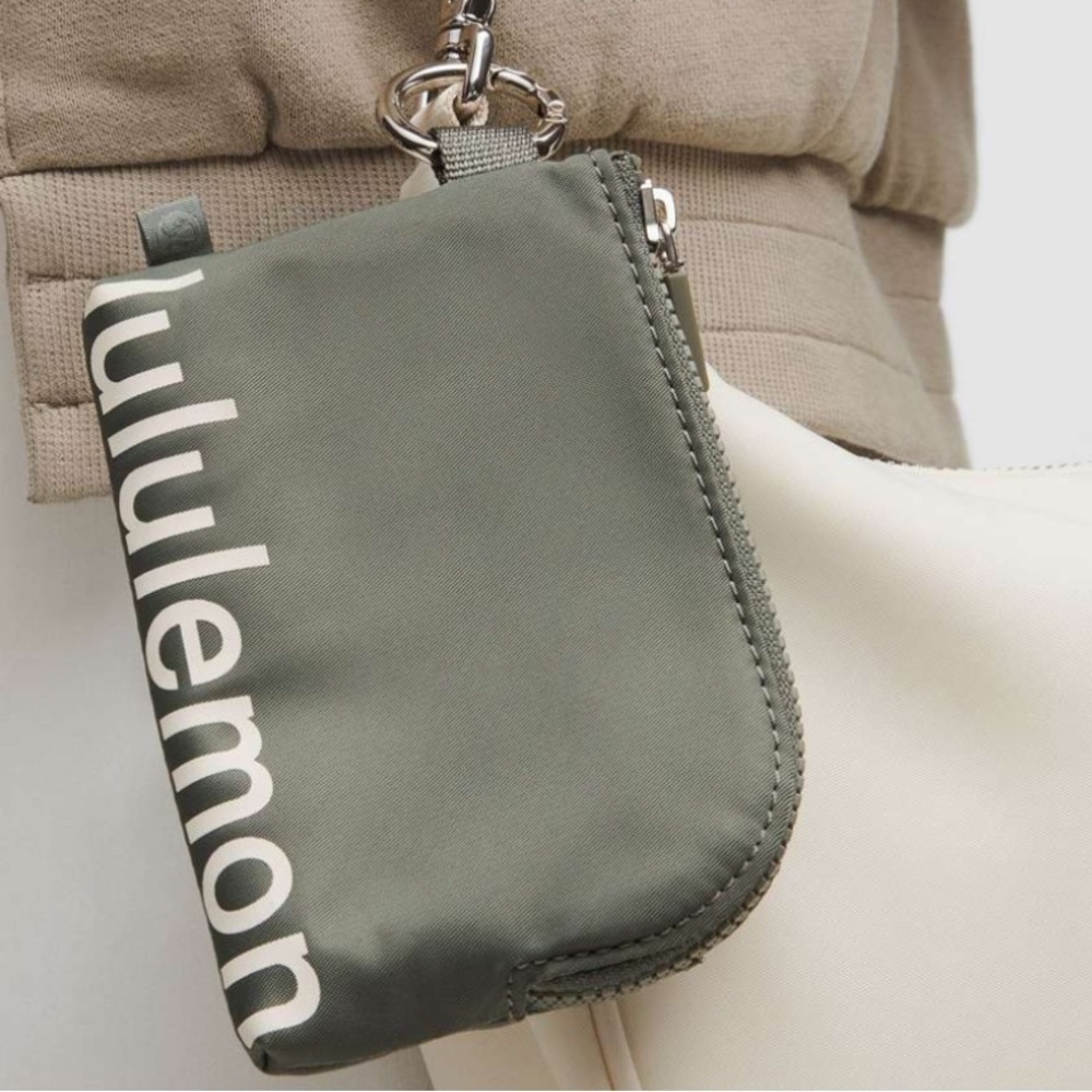Lululemon Clippable Card Pouch Grey Sage Green Light Ivory NWT - Picture 2 of 7